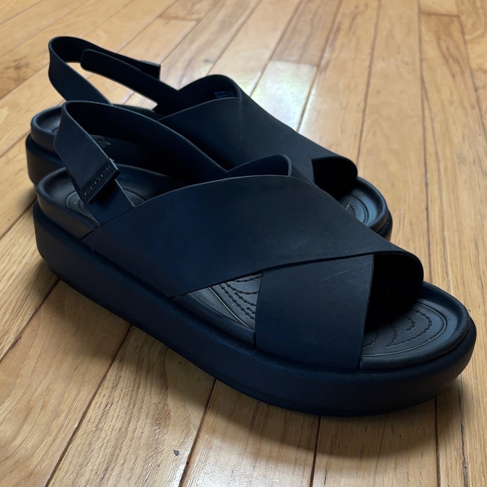 CROCS Black Platform Crisscross Slingback Sandals size 9